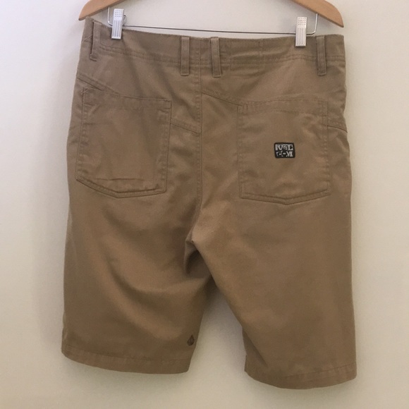 Men’s Volcom Khaki Shorts Size 32 - Picture 2 of 3